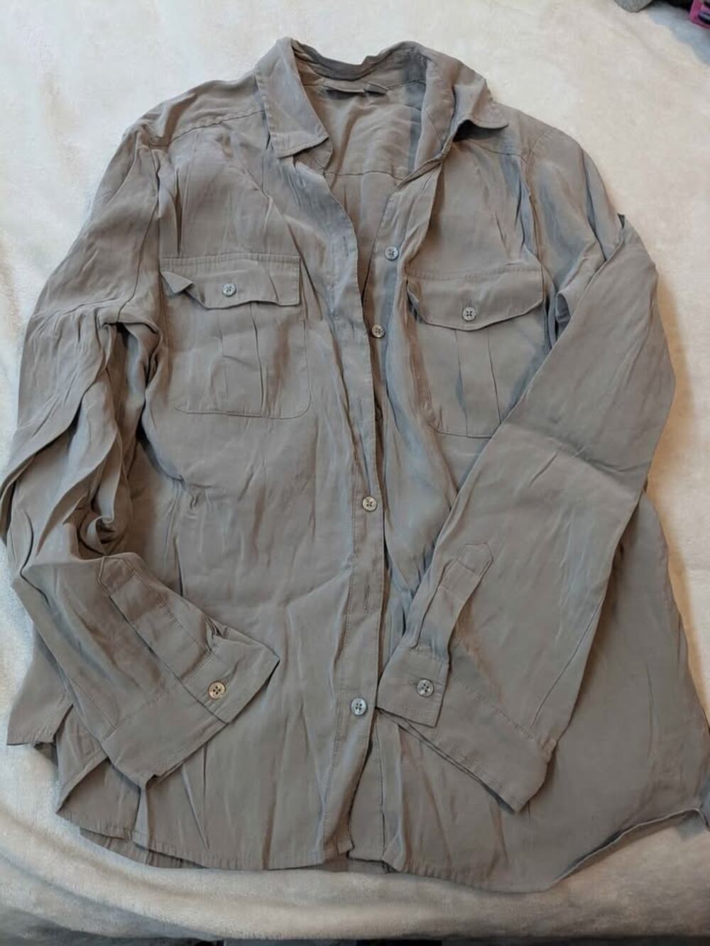 Chico's button down tan size 2 (women's large)